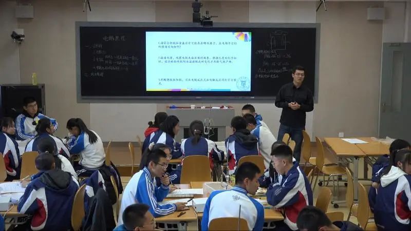 標題：學科建設 | 呼市一中化學教研組公開課聽評課活動
瀏覽次數(shù)：400
發(fā)表時間：2020-11-09